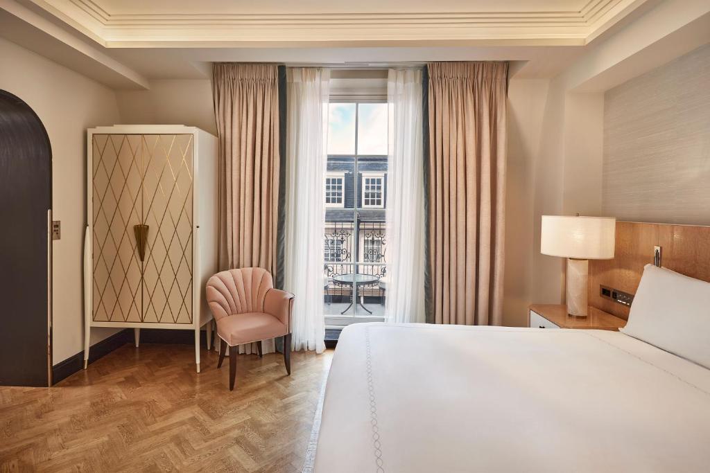 Mayfair Balcony Room - Image 1