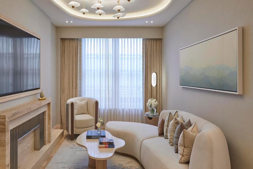 Mayfair Suite - Image 8