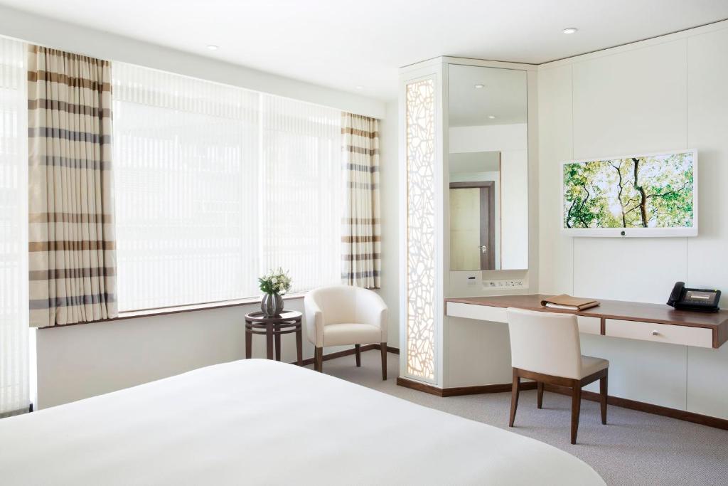 Double Deluxe Room - Image 1