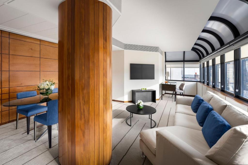 Executive King Suite - Image 2