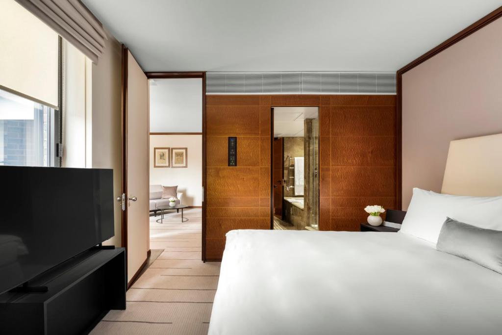 Superior Suite - Image 4