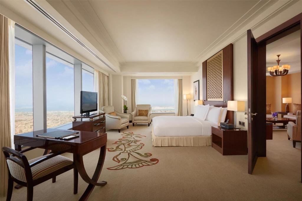 Executive King Suite - Lounge Access - Image 1