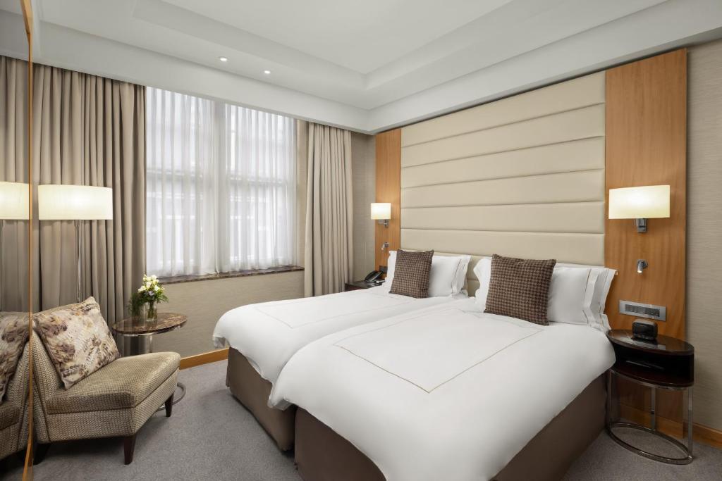 Deluxe Twin Room - Image 3