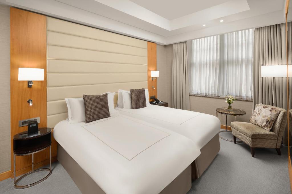 Executive Twin Room - Lounge Access - Image 1