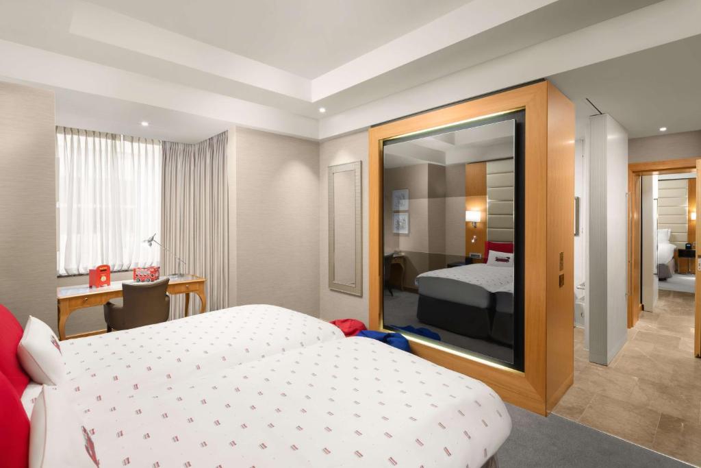 Family Connecting Rooms - Image 5