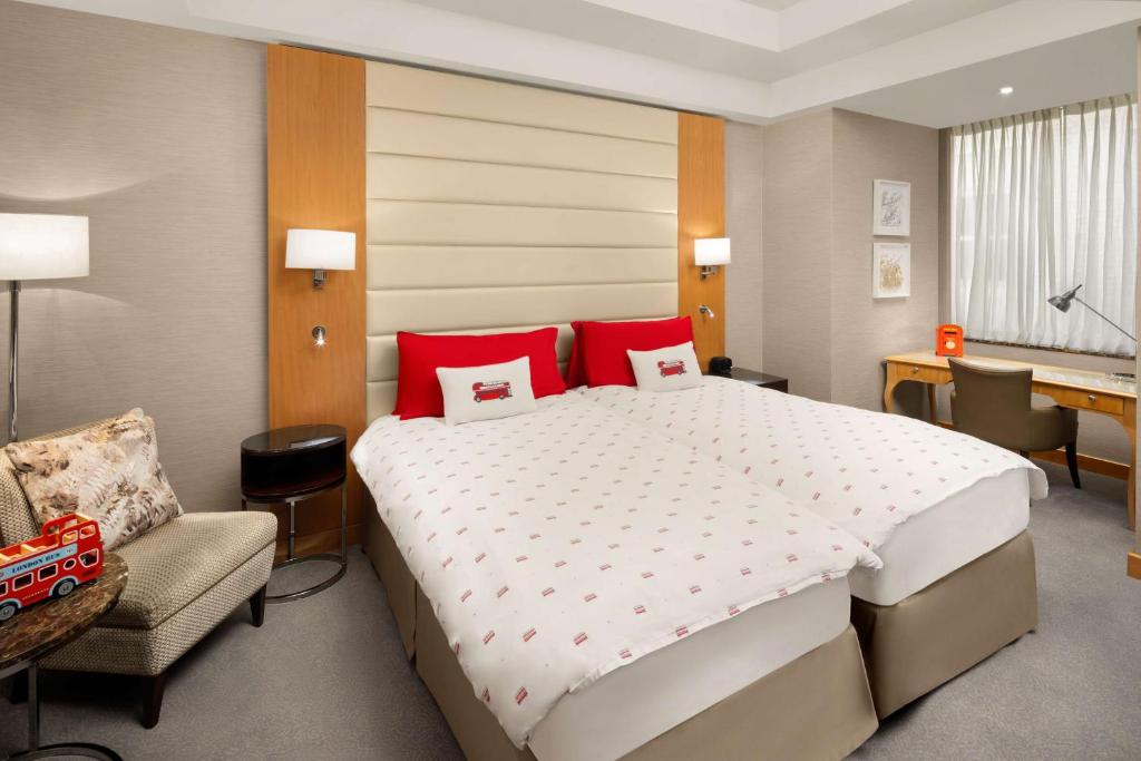Family Connecting Rooms - Image 7