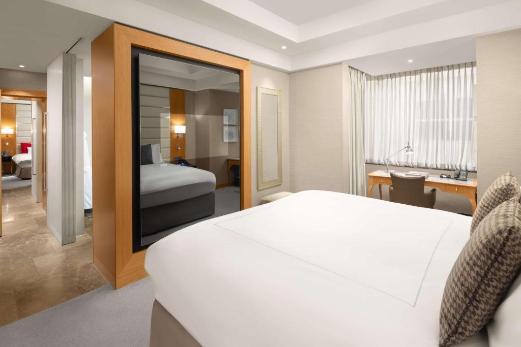 Family Connecting Rooms - Image 9