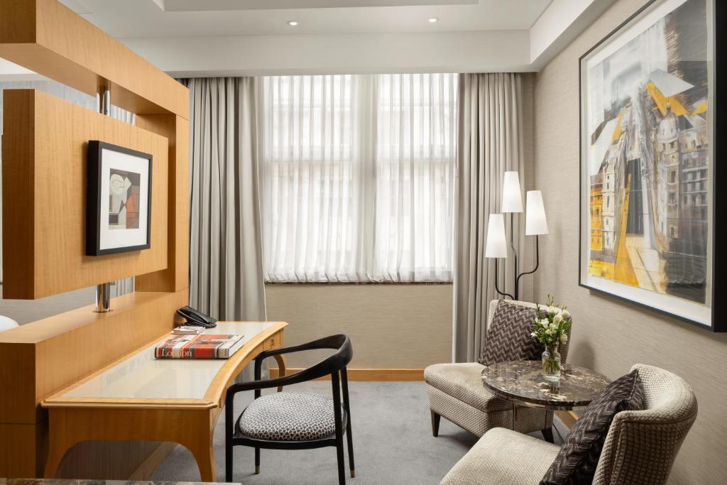 Junior Suite - Lounge Access - Image 4