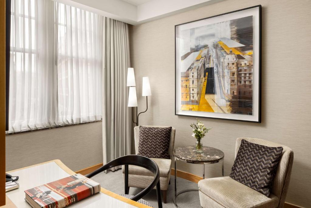 Junior Suite - Lounge Access - Image 8