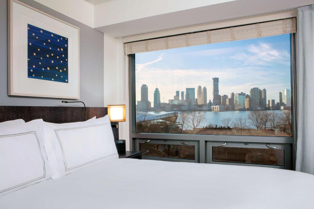 King Suite with Sofa Bed and River View - Image 6