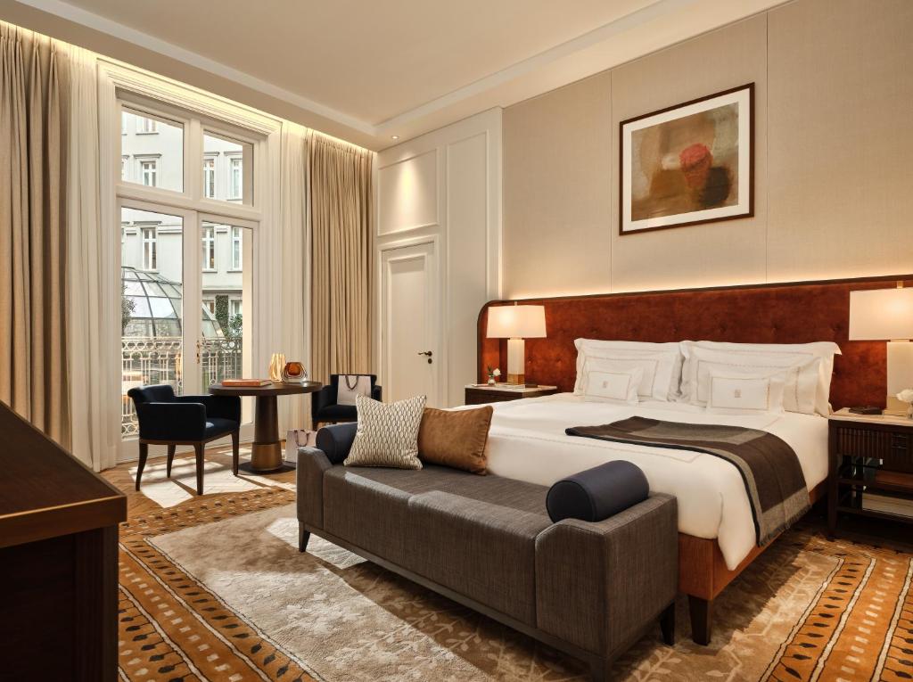 Deluxe Junior Suite - Image 5
