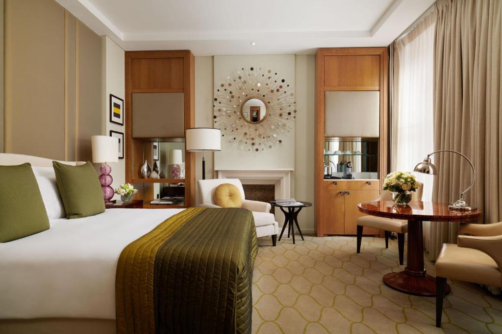 Deluxe Room - Image 1