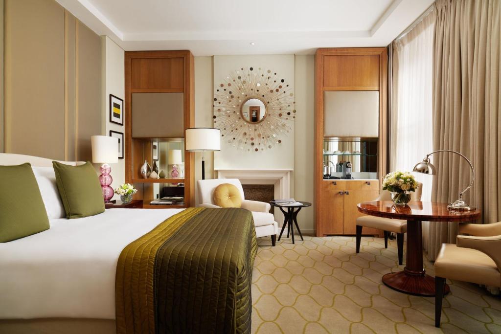 Executive Room - Image 1