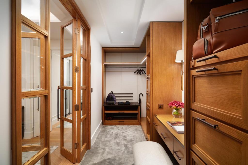 London Suite - Image 2