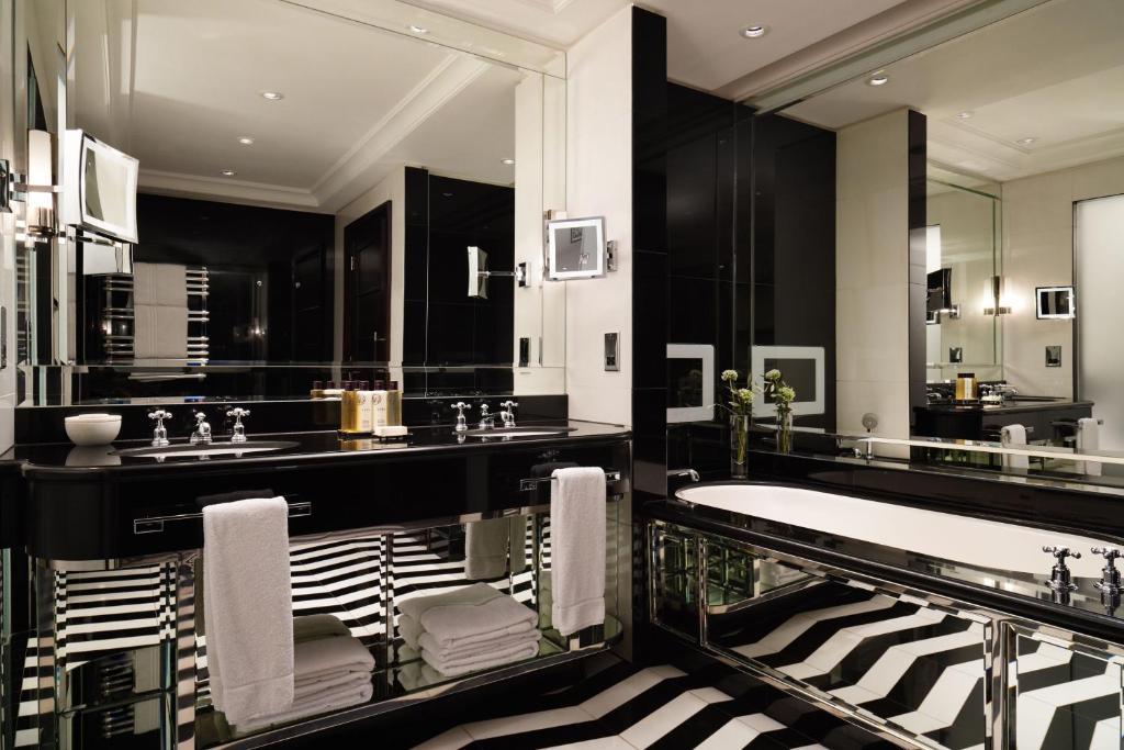 The Actor's Penthouse - Image 3