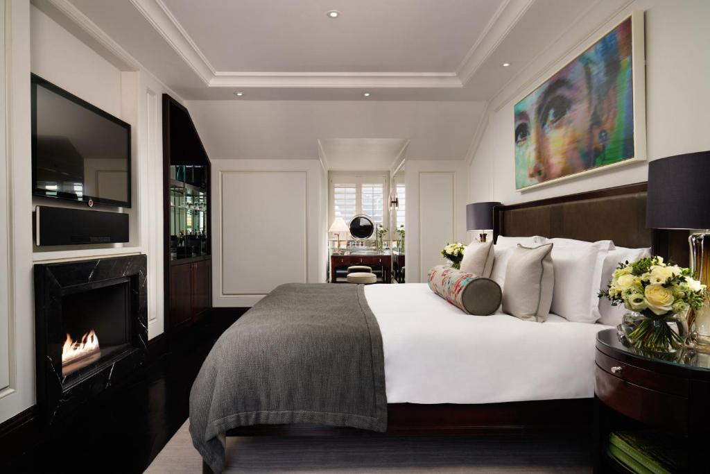 The Actor's Penthouse - Image 4