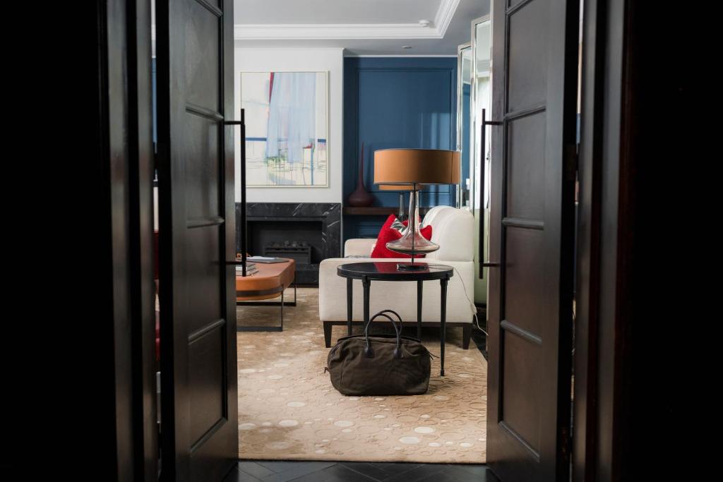 The Actor's Penthouse - Image 1