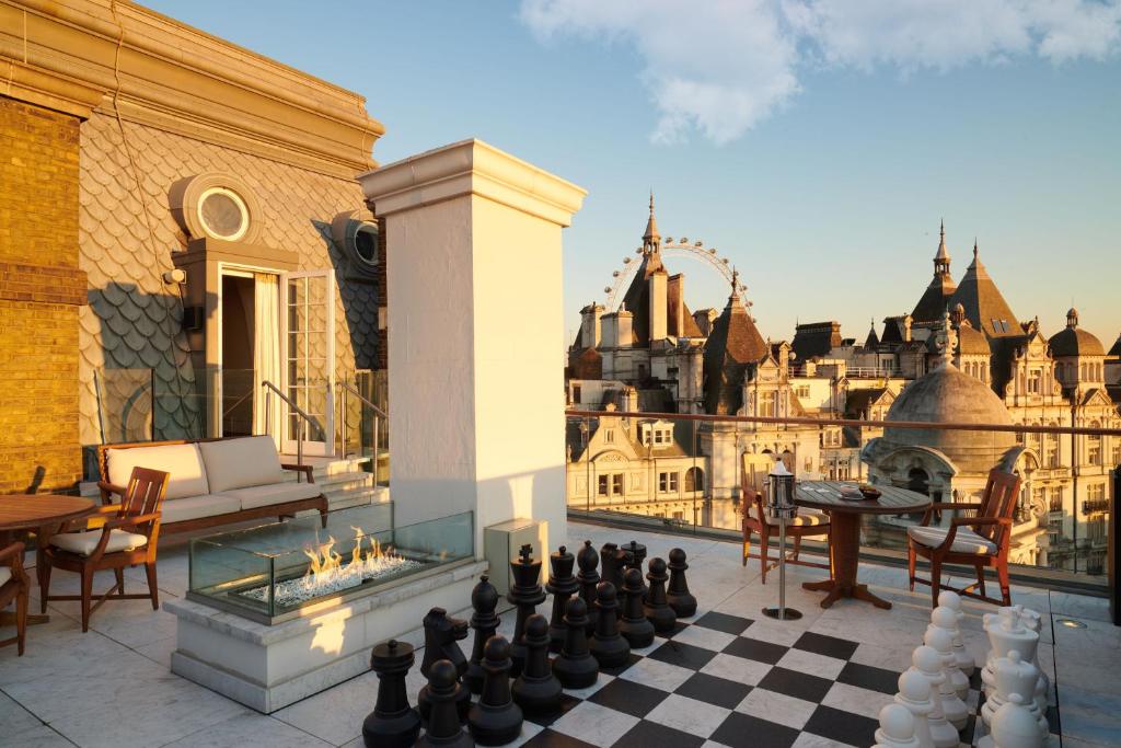 The Whitehall Penthouse - Image 1