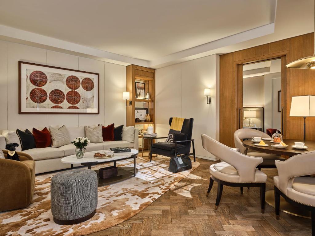 Whitehall Suite - Image 1
