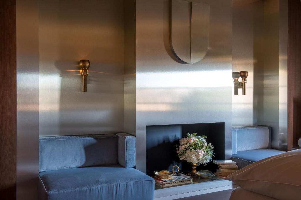 Deluxe Room - Image 3