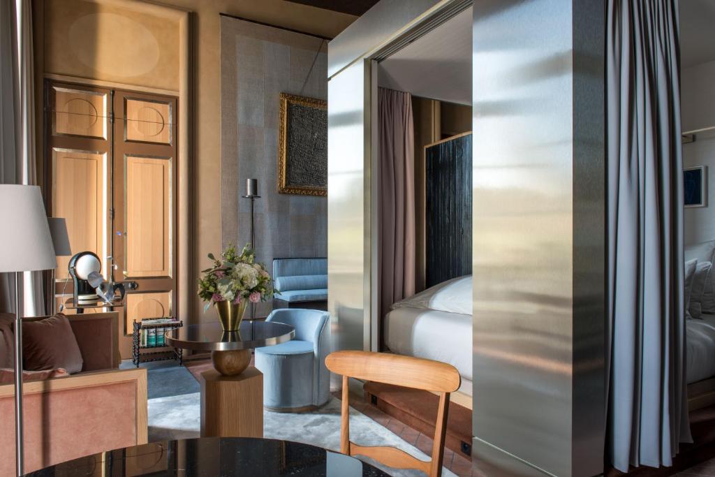 Superior Suite - Image 3