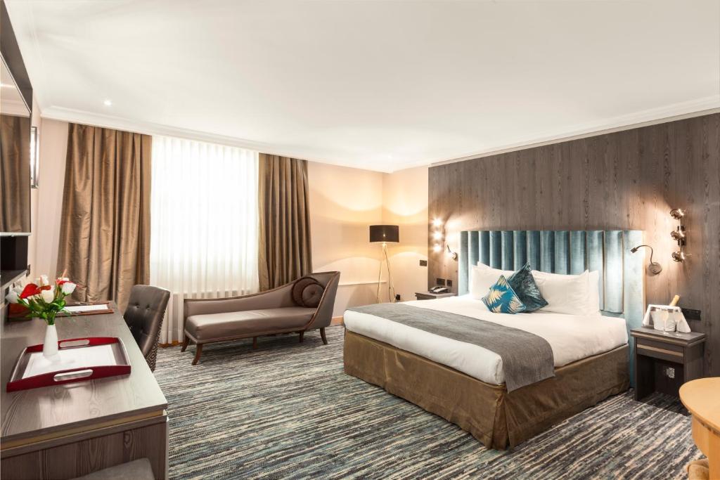 Deluxe King Room - Image 1