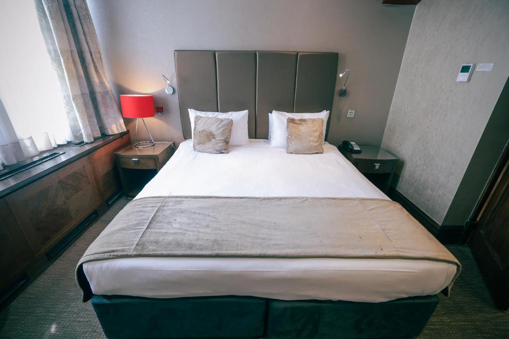 King Magistrate Suite - Image 11