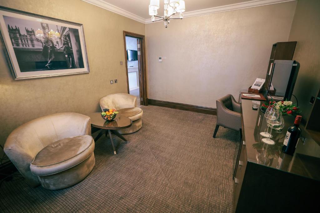 King Magistrate Suite - Image 13