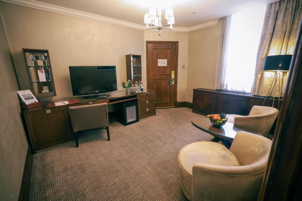 King Magistrate Suite - Image 14