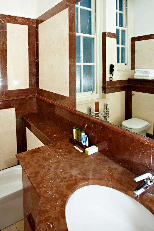 King Magistrate Suite - Image 6