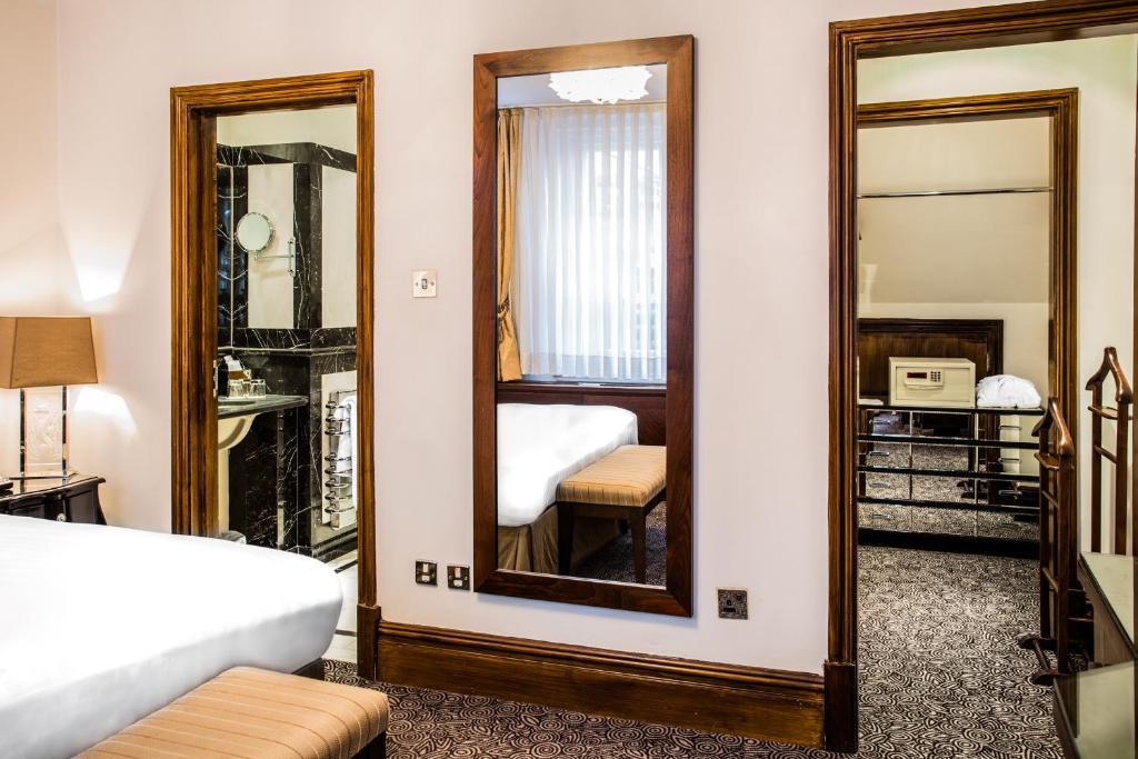 King Magistrate Suite - Image 9