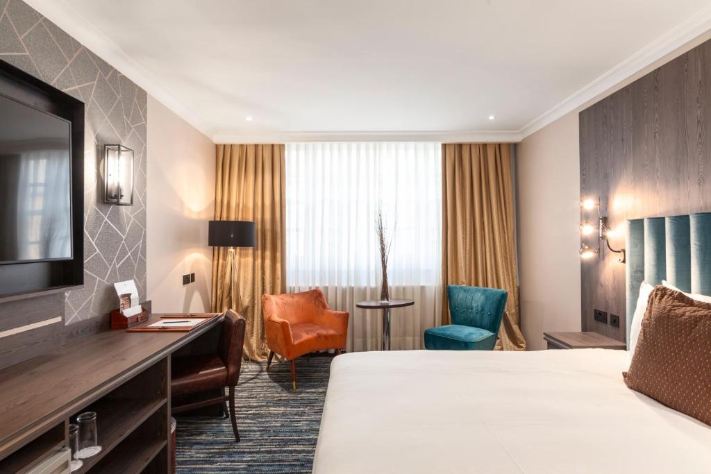 Superior King Room - Image 2