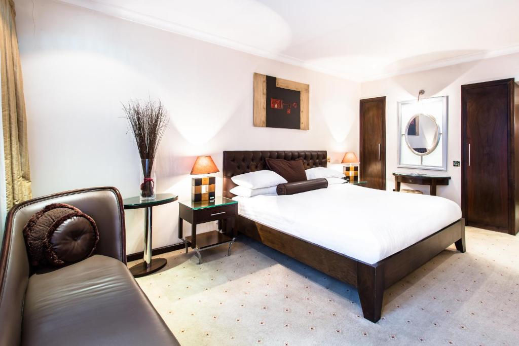 Superior King Room - Image 4