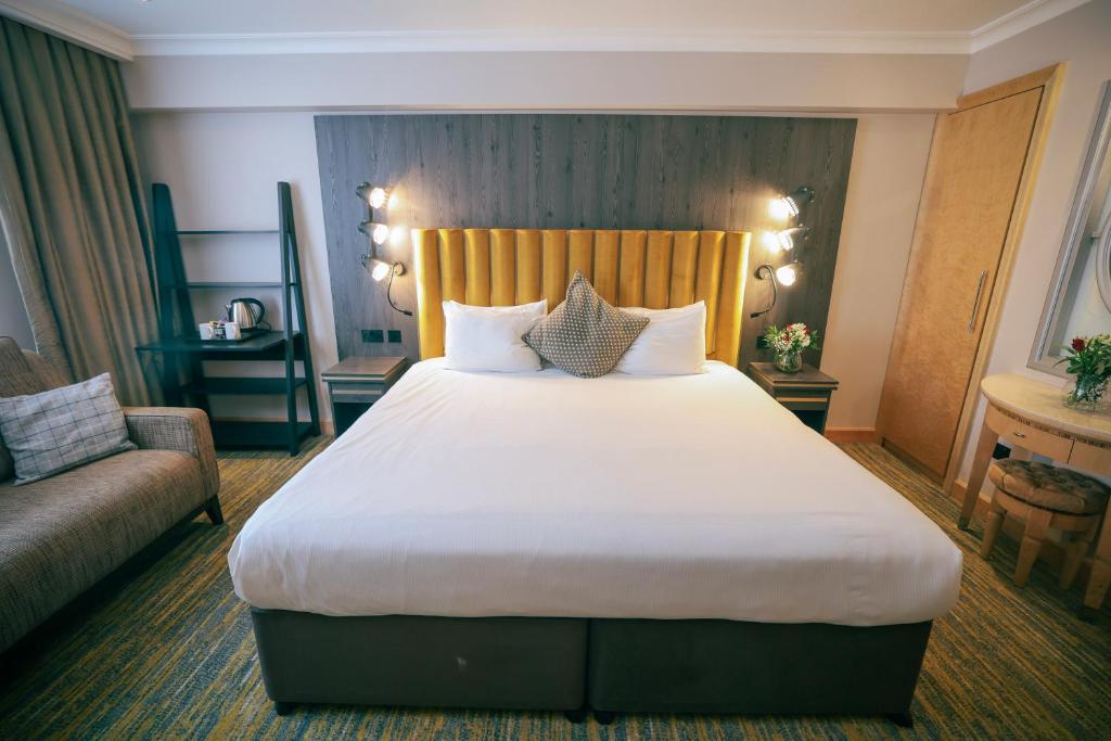 Superior King Room - Image 6