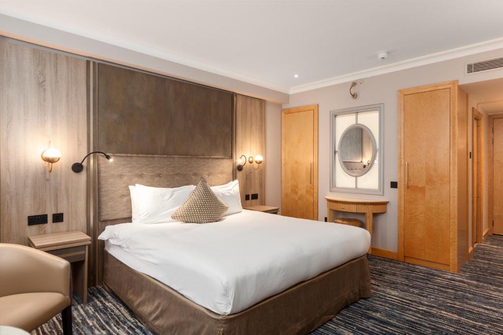 Superior Queen Room - Image 3