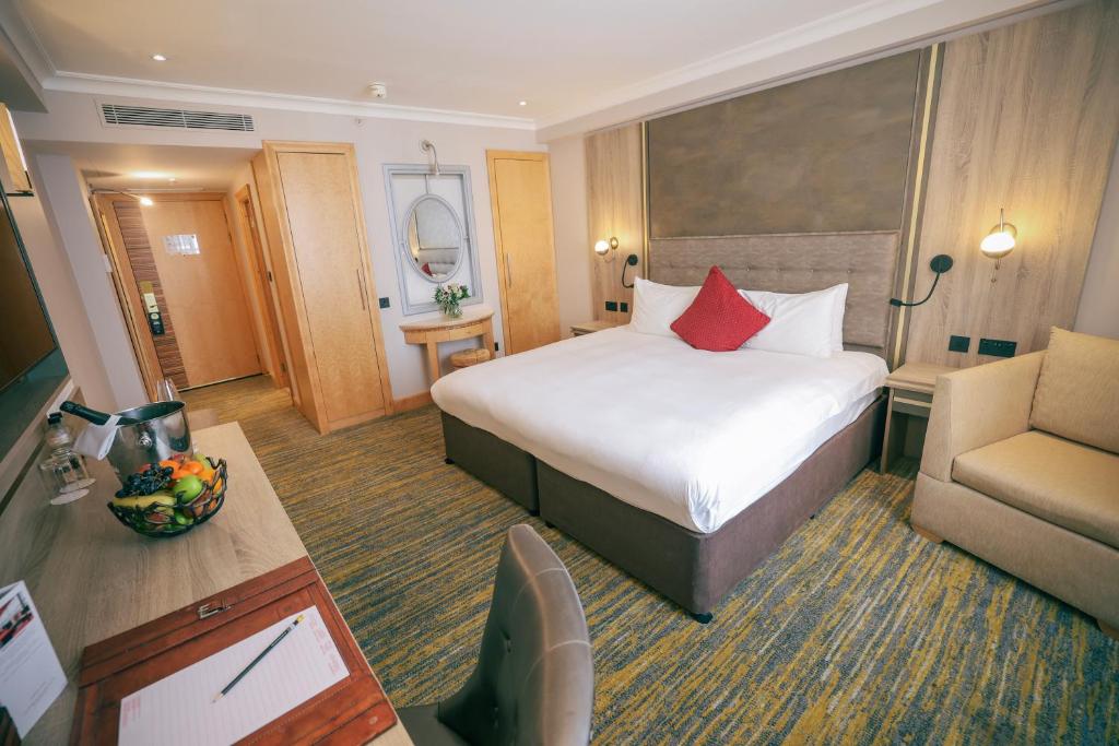 Superior Queen Room - Image 8