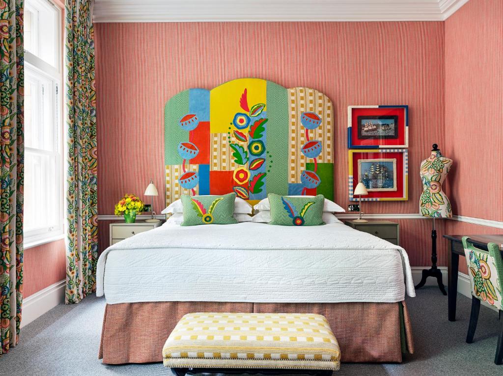 Luxury Suite - Image 3