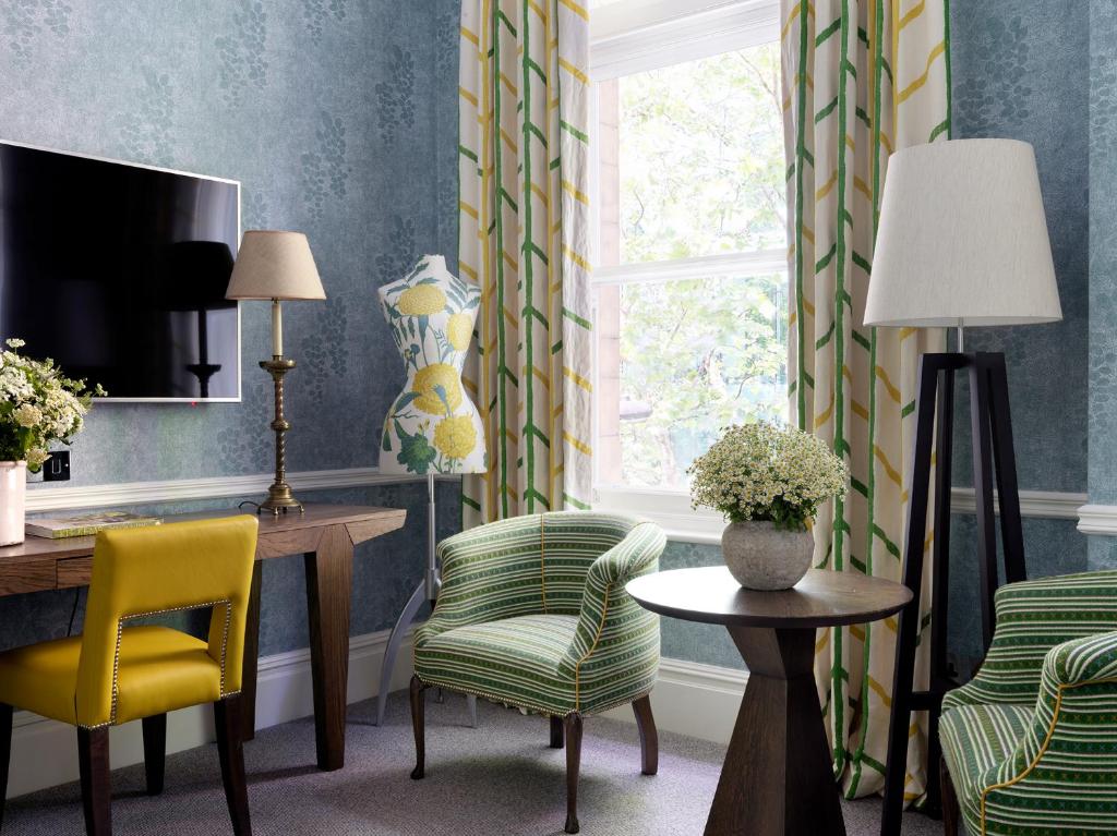 Superior Double Room - Image 3