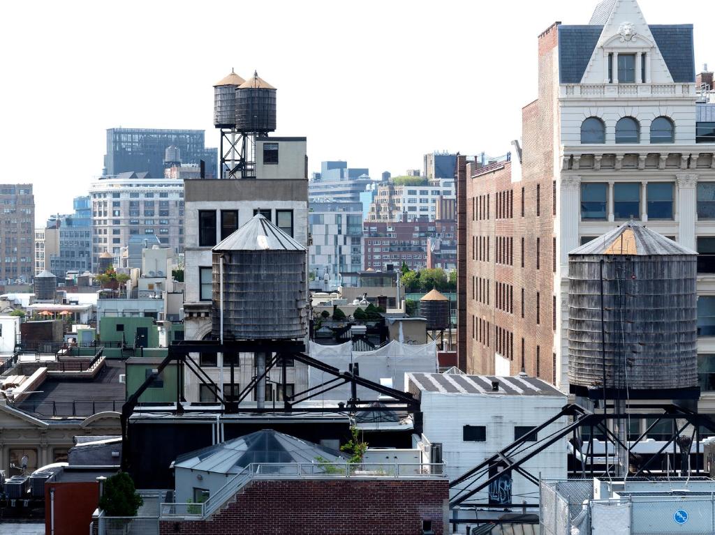 Crosby Suite - Image 9