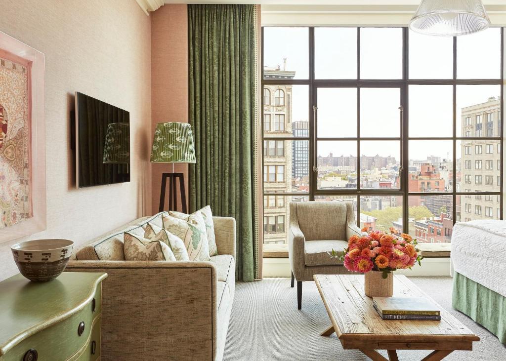 Deluxe Junior Suite - Image 1