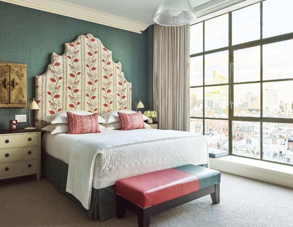 Deluxe King Room - Top Floor - Image 6