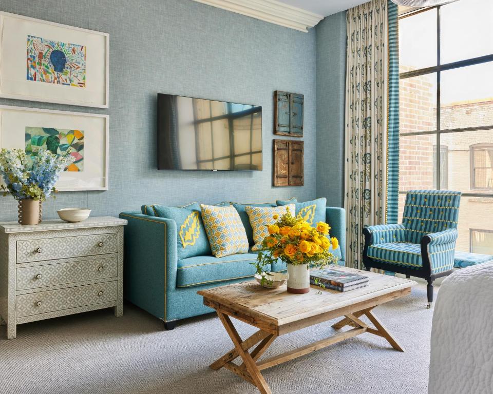 Luxury Junior Suite - Image 1