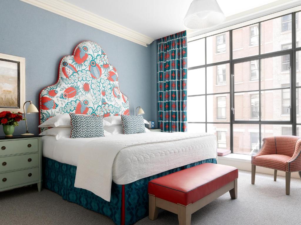 Luxury King Room - Image 9