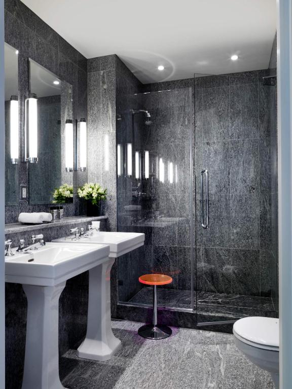 Superior King Room - Image 1