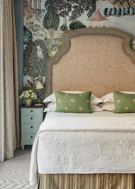 Superior King Room - Image 2