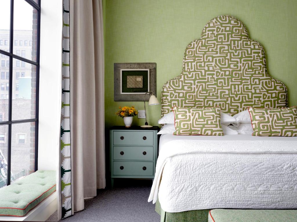 Superior King Room - Image 5