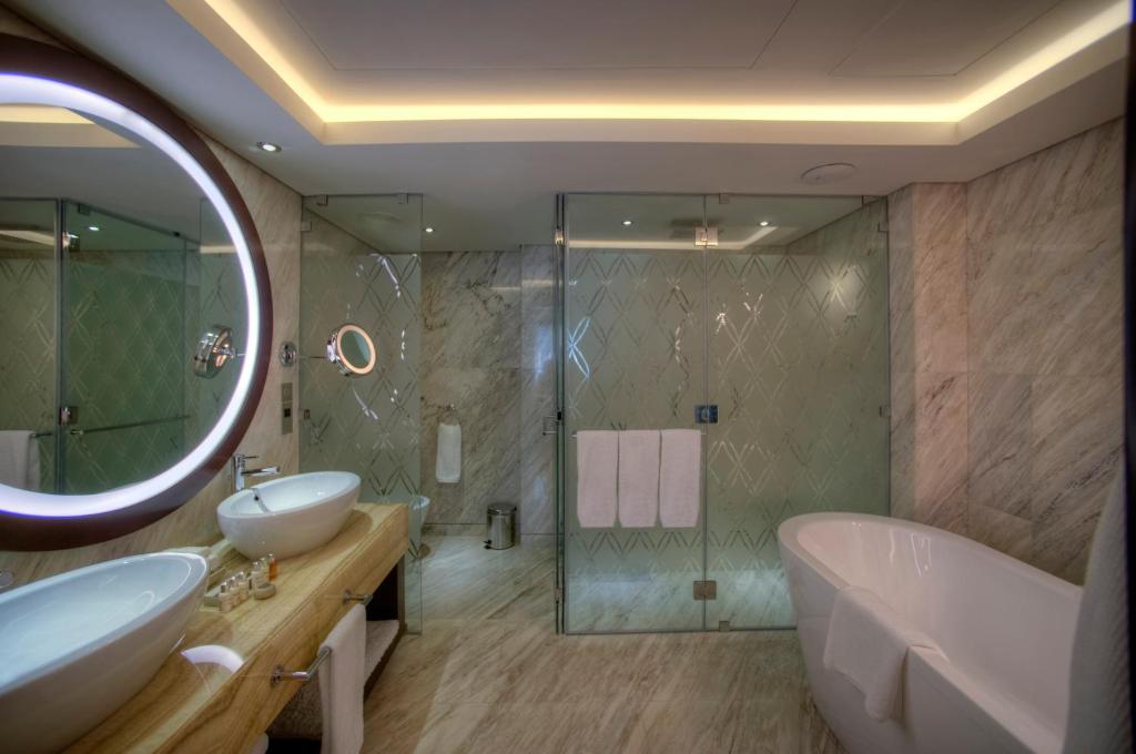Presidential King Suite - Smoking - Image 2