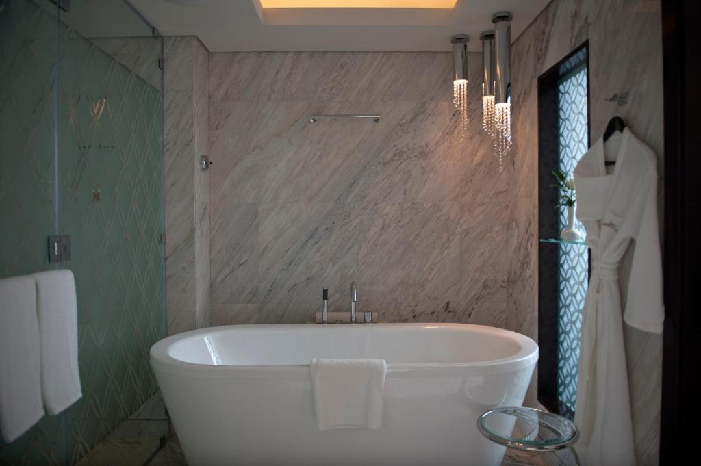 Presidential King Suite - Smoking - Image 3