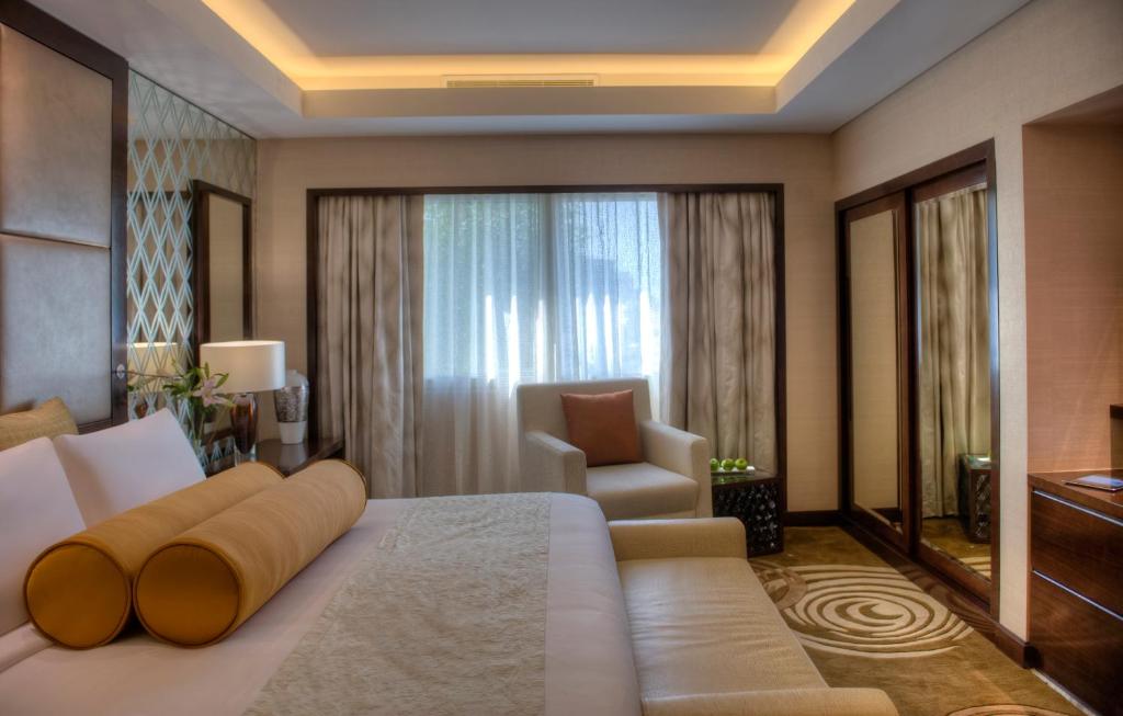 Presidential King Suite - Smoking - Image 7
