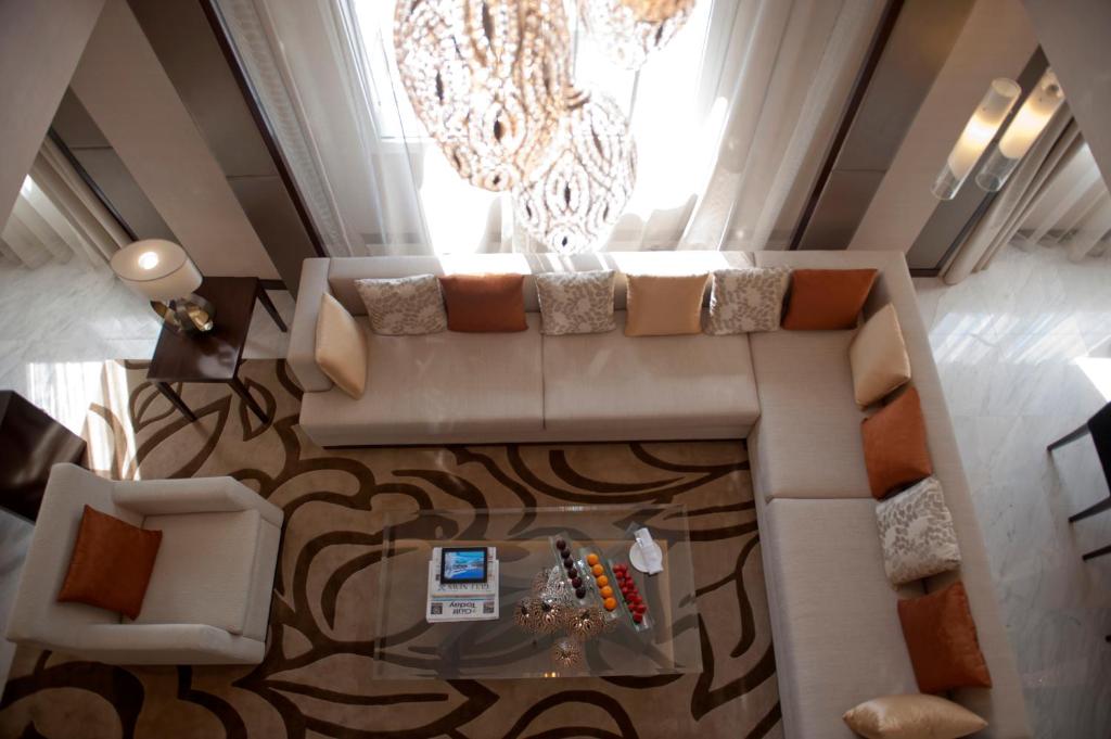 Two-Bedroom Royal King Suite with Two King Beds - Image 5